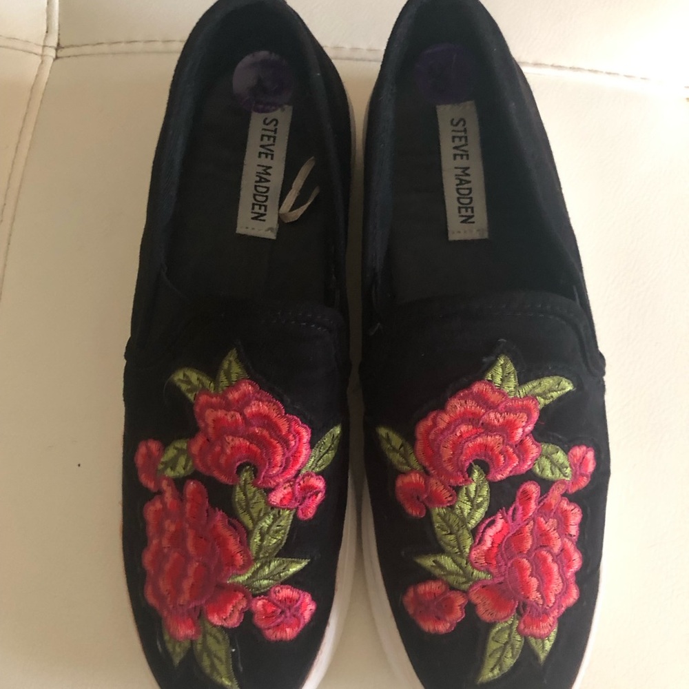 Steve Madden slip ons - Picture 6 of 8